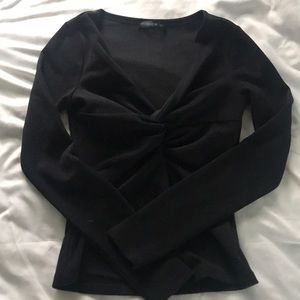 FITTED V-NECK